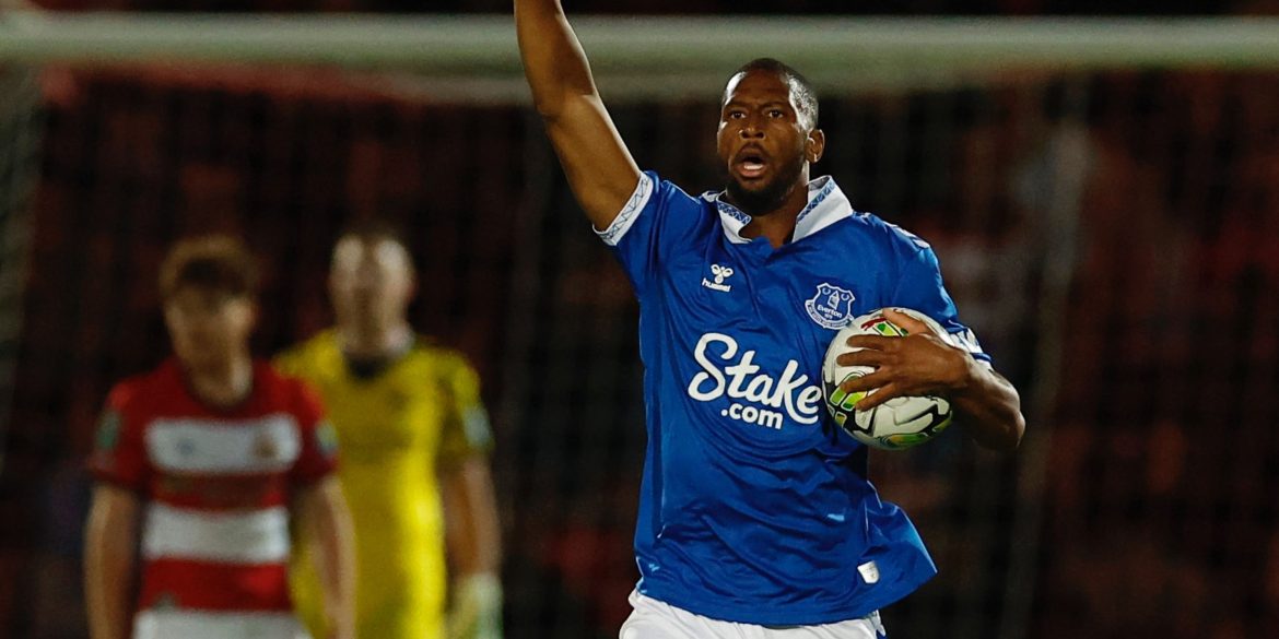 Everton could sign £26m-rated Beto upgrade who "can do anything"