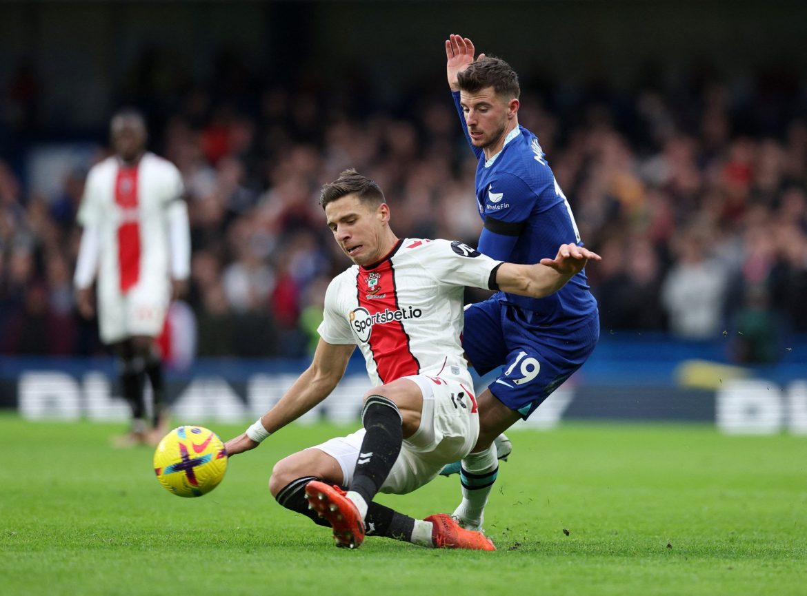 Chelsea: Mount was "miles off" vs Saints